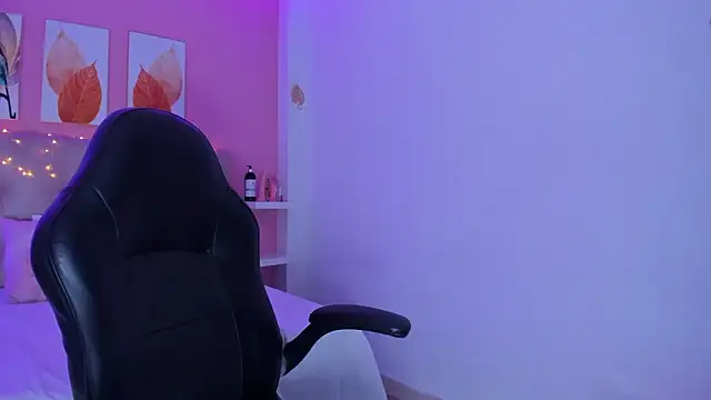 liaa_moretti_'s cam snapshot