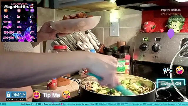 YogaHottie76's cam snapshot