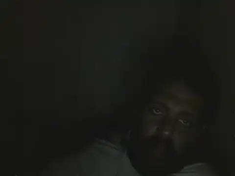 elpoop7305's cam snapshot