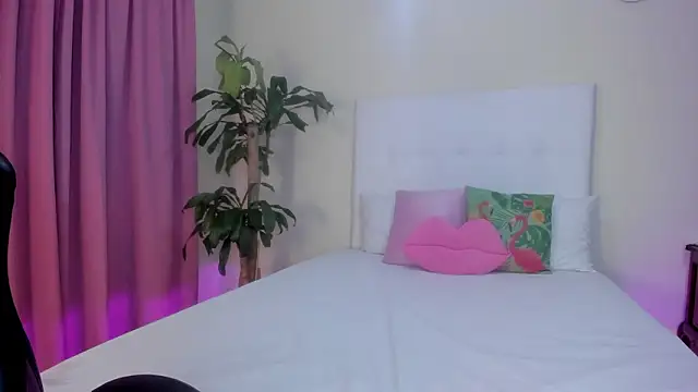 Emmaa_Queen_'s cam snapshot