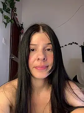 Estefani_32's cam snapshot