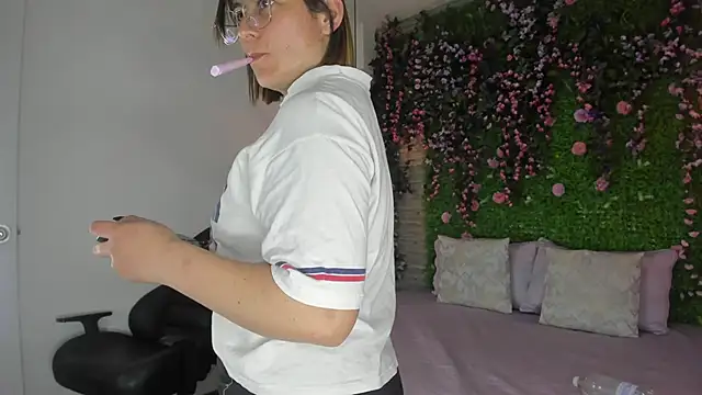 SarahDeyvis's cam snapshot