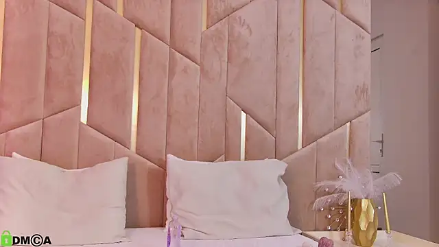 MaeveDream's cam snapshot