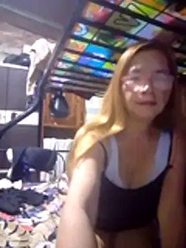 SexyHottMom's cam snapshot