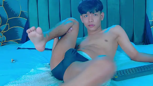 Liam_Sinclair's cam snapshot