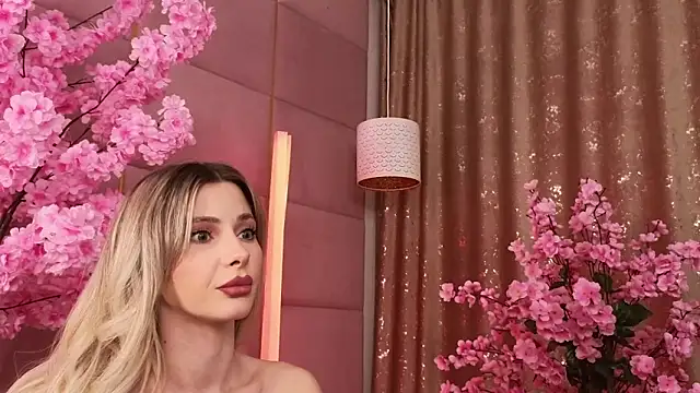 Elliblue's cam snapshot