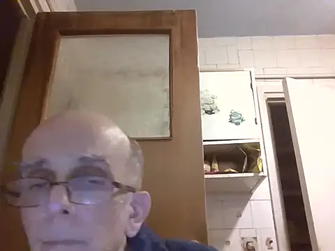 mariusica1@xh's cam snapshot