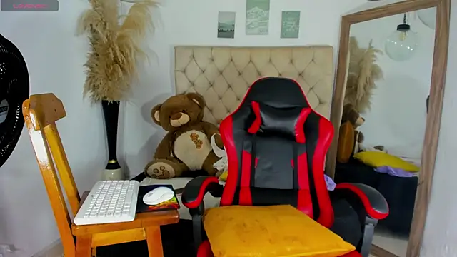 helena_copper_'s cam snapshot