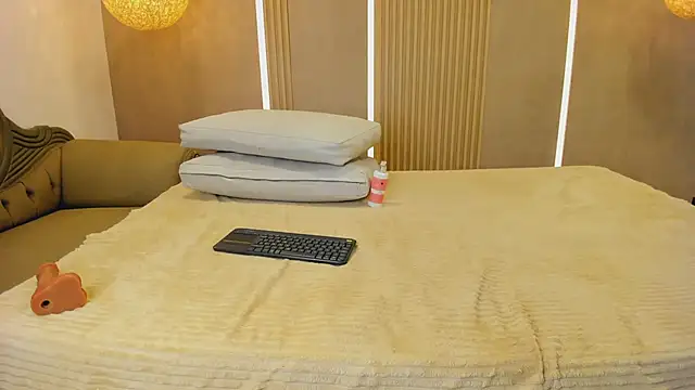 Antonella_west's cam snapshot