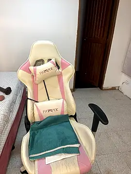 emma_hot2006's cam snapshot