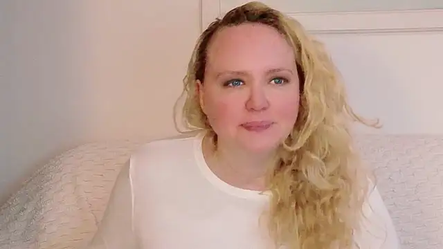 Sarah4you's cam snapshot