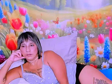 indianroxy's cam snapshot