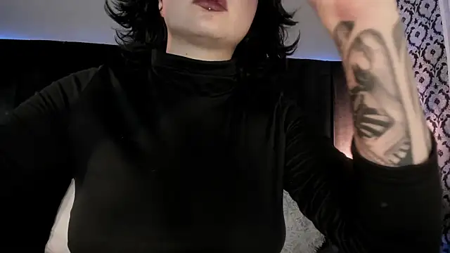 Adeelinee's cam snapshot