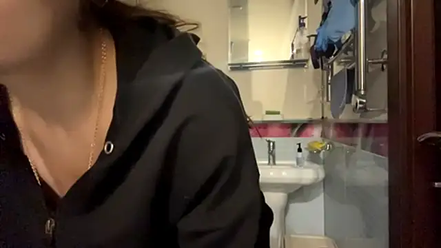 MiloyNoir live sex cam