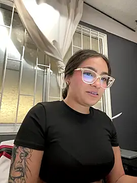 Alyha_Cortes live sex cam