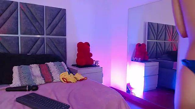 Laura_Dicardy live sex cam