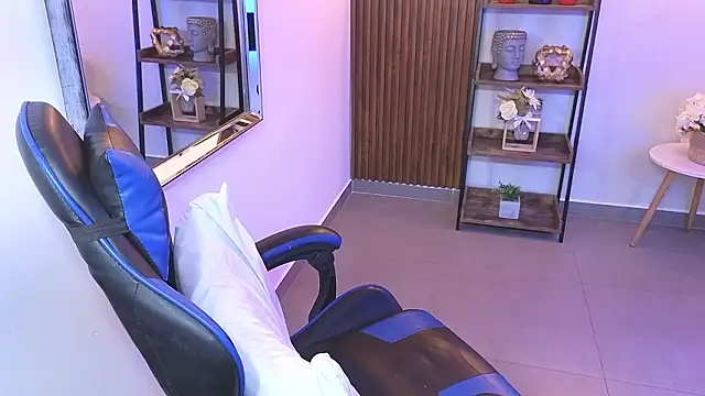 Kenya--Buhle live sex cam