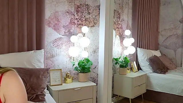 EmilyWess live sex cam