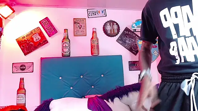 lili_roussi's cam snapshot