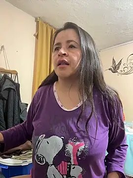 latinfemale's cam snapshot