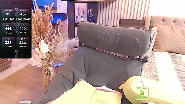 FreeBerryMILF live sex cam