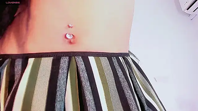 Miss-Saraii live sex cam