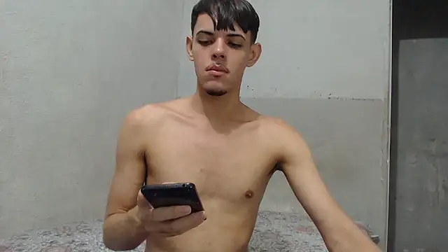 MicaelRian69 live sex cam