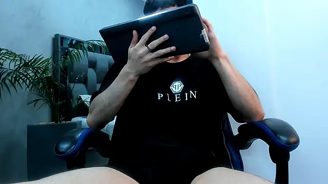 roan_birkin's cam snapshot