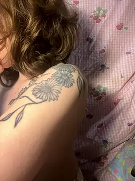 YourEnglishRose's cam snapshot