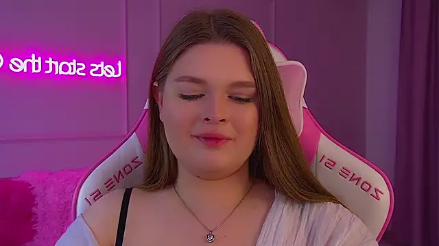 CrystalLyons's cam snapshot