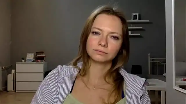 MillieShow's cam snapshot