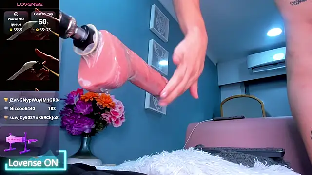 Luna_Raay's cam snapshot