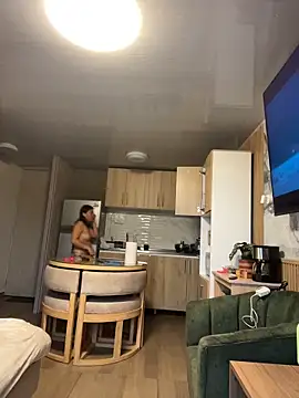 Poli_amor2025 live sex cam