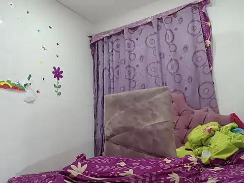 DannaTs1 live sex cam