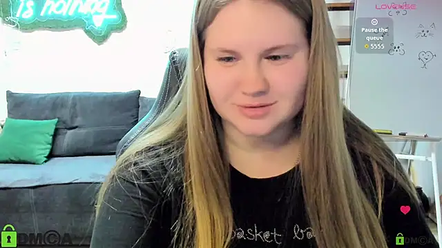 SnowQueen02's cam snapshot