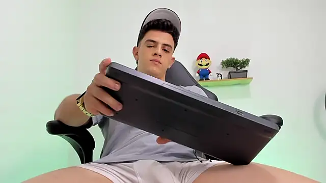 Mikecooper live sex cam