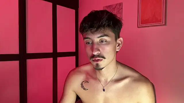 sweettaaron01 live sex cam