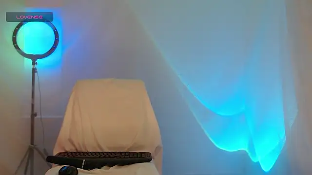 Belladonna_lips's cam snapshot