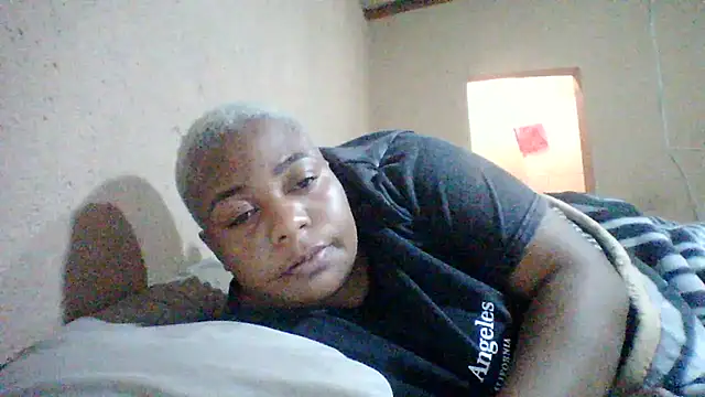 bustyboobs27's cam snapshot