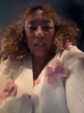 lauraltt live sex cam