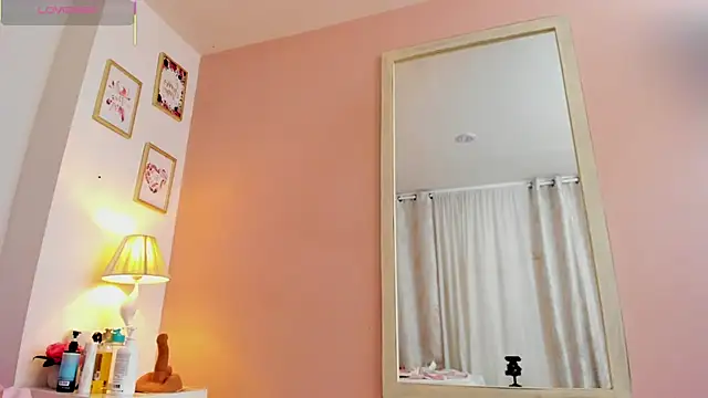 LauraRaider's cam snapshot