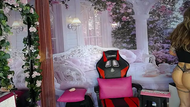 Layla-Wattson's cam snapshot