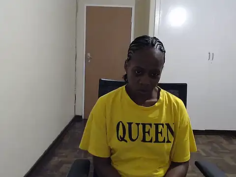 QUEENMANDYY's cam snapshot