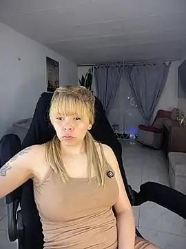 carolina16love's cam snapshot