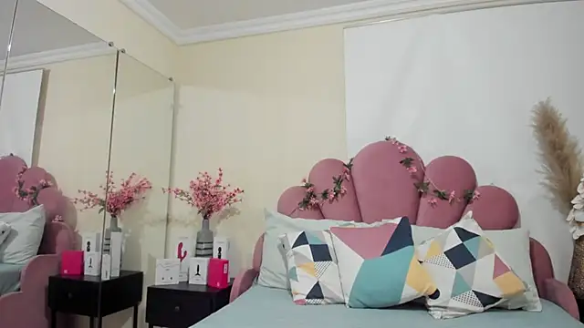 kiraGeiner's cam snapshot