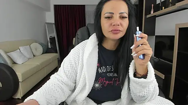 Ella_sweety00's cam snapshot