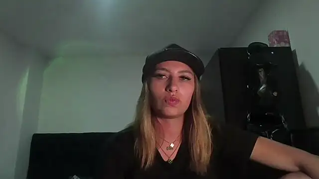 AliceTeenager___'s cam snapshot