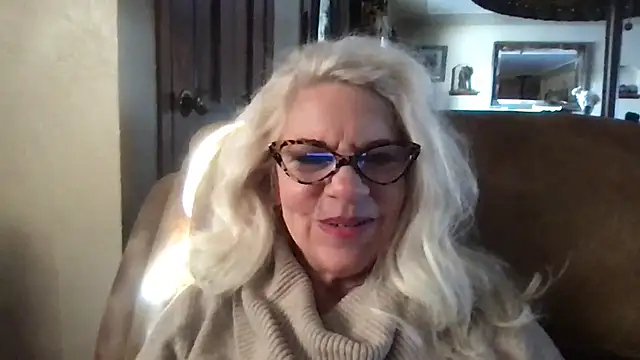 SubMissOlivia's cam snapshot