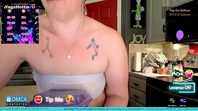 YogaHottie76's cam snapshot