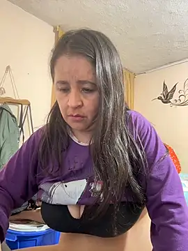 latinfemale's cam snapshot